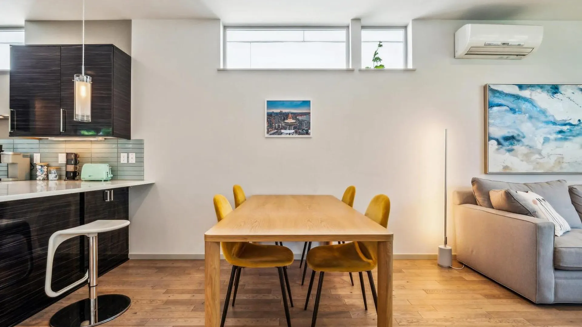 סיאטל Central 3-Story With Private Balcony בית נופש